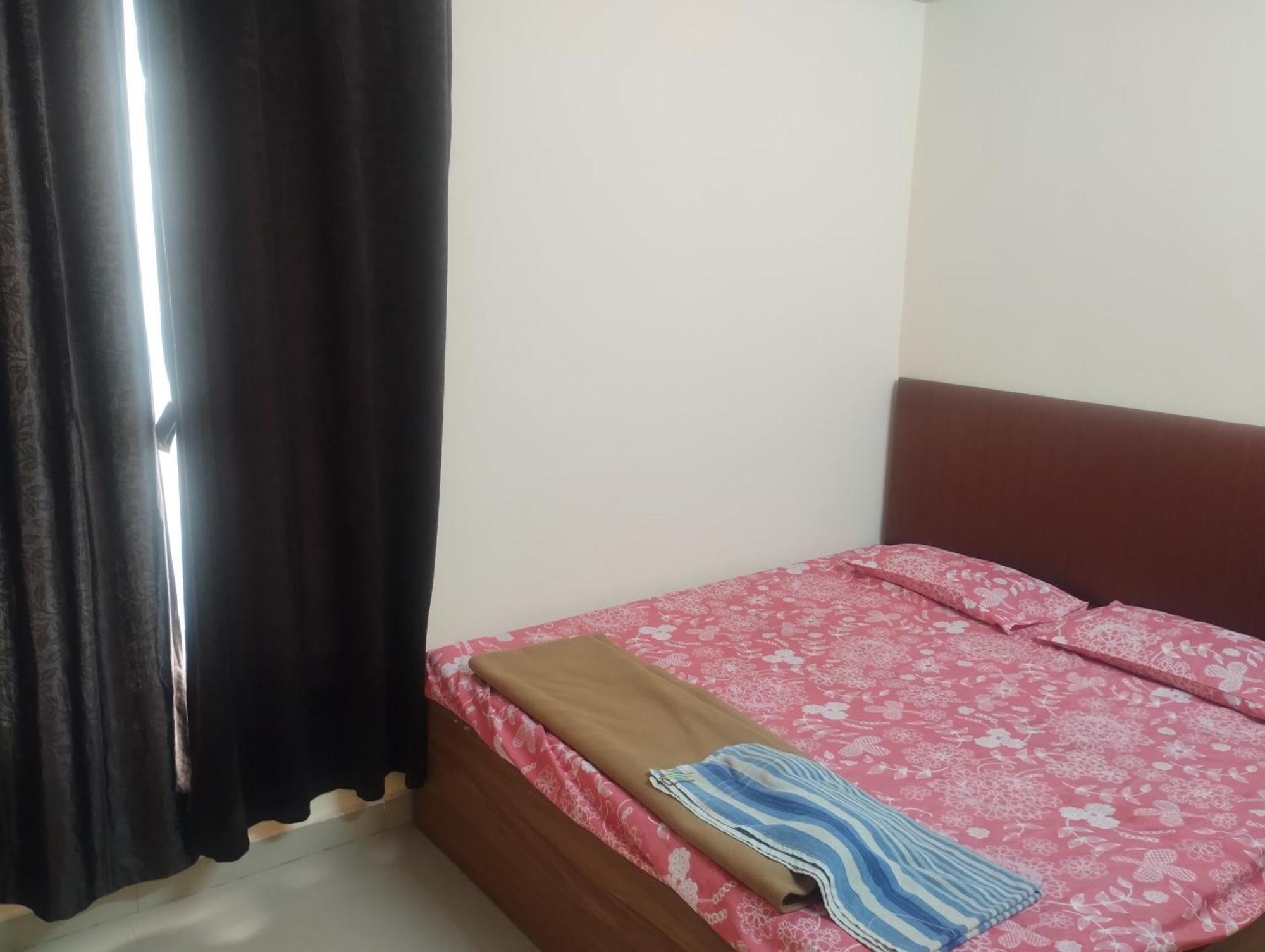 Hotel Metro Althan Surat Luaran gambar