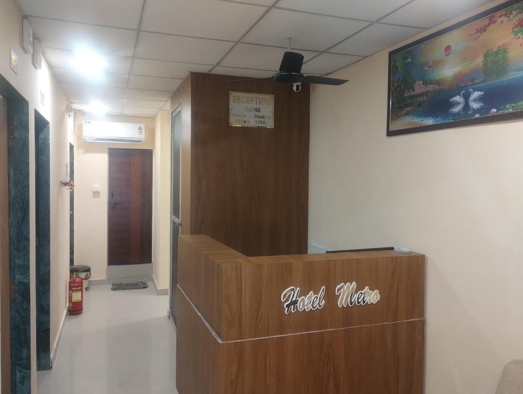 Hotel Metro Althan Surat Luaran gambar