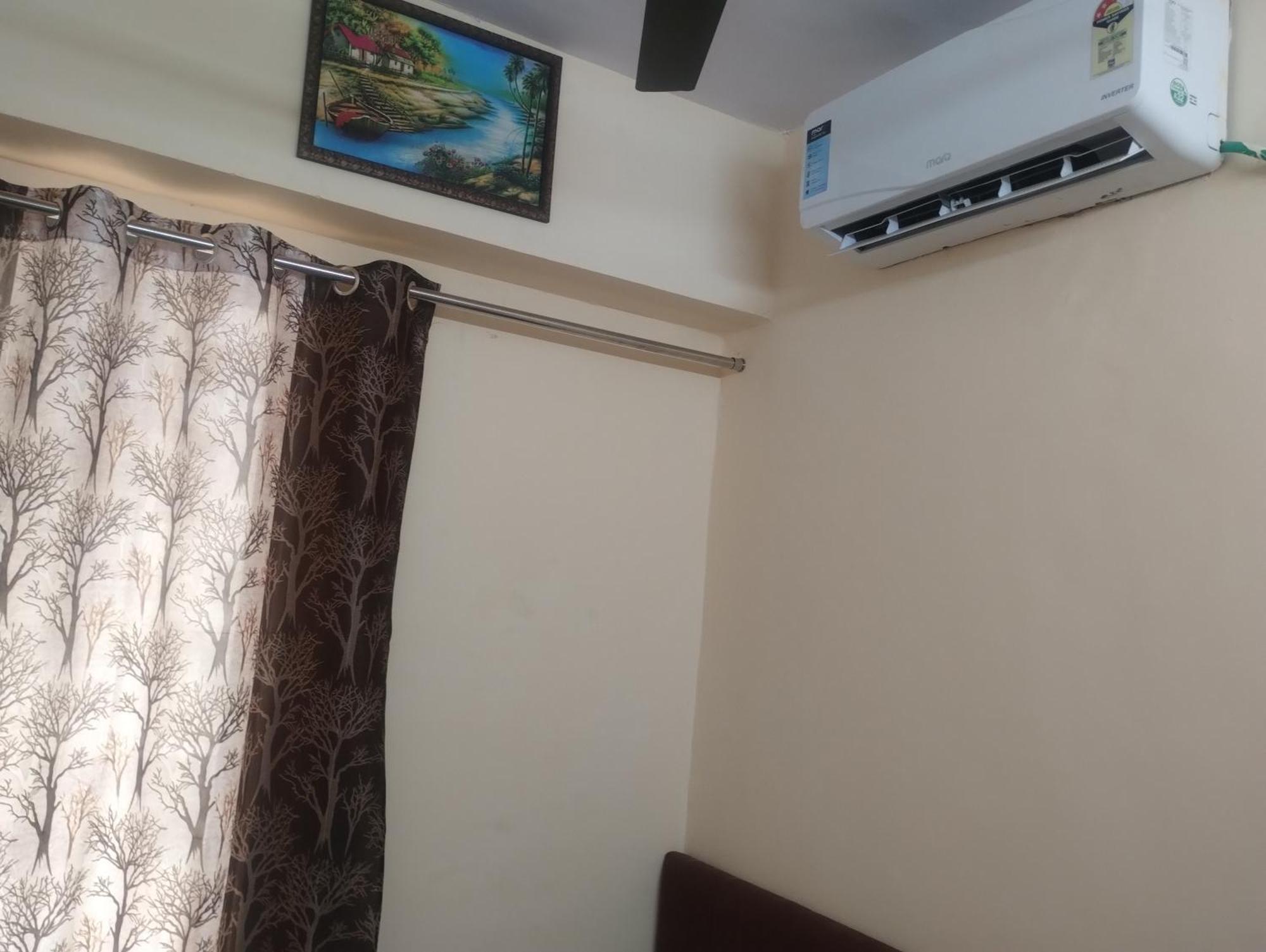 Hotel Metro Althan Surat Luaran gambar