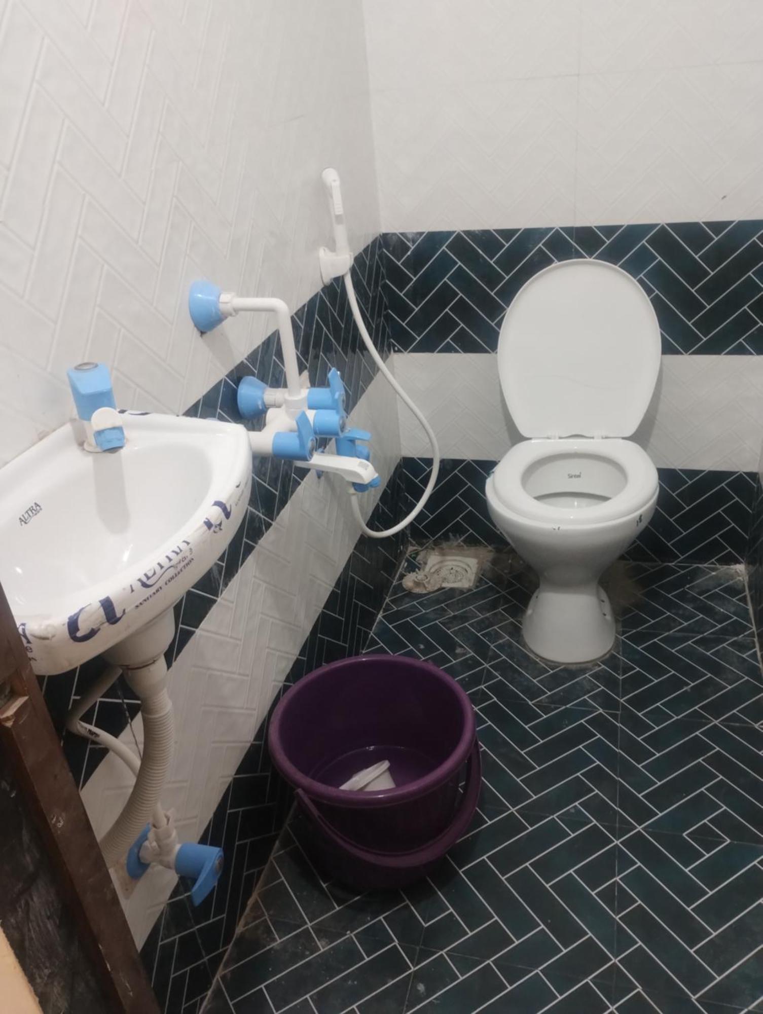 Hotel Metro Althan Surat Luaran gambar