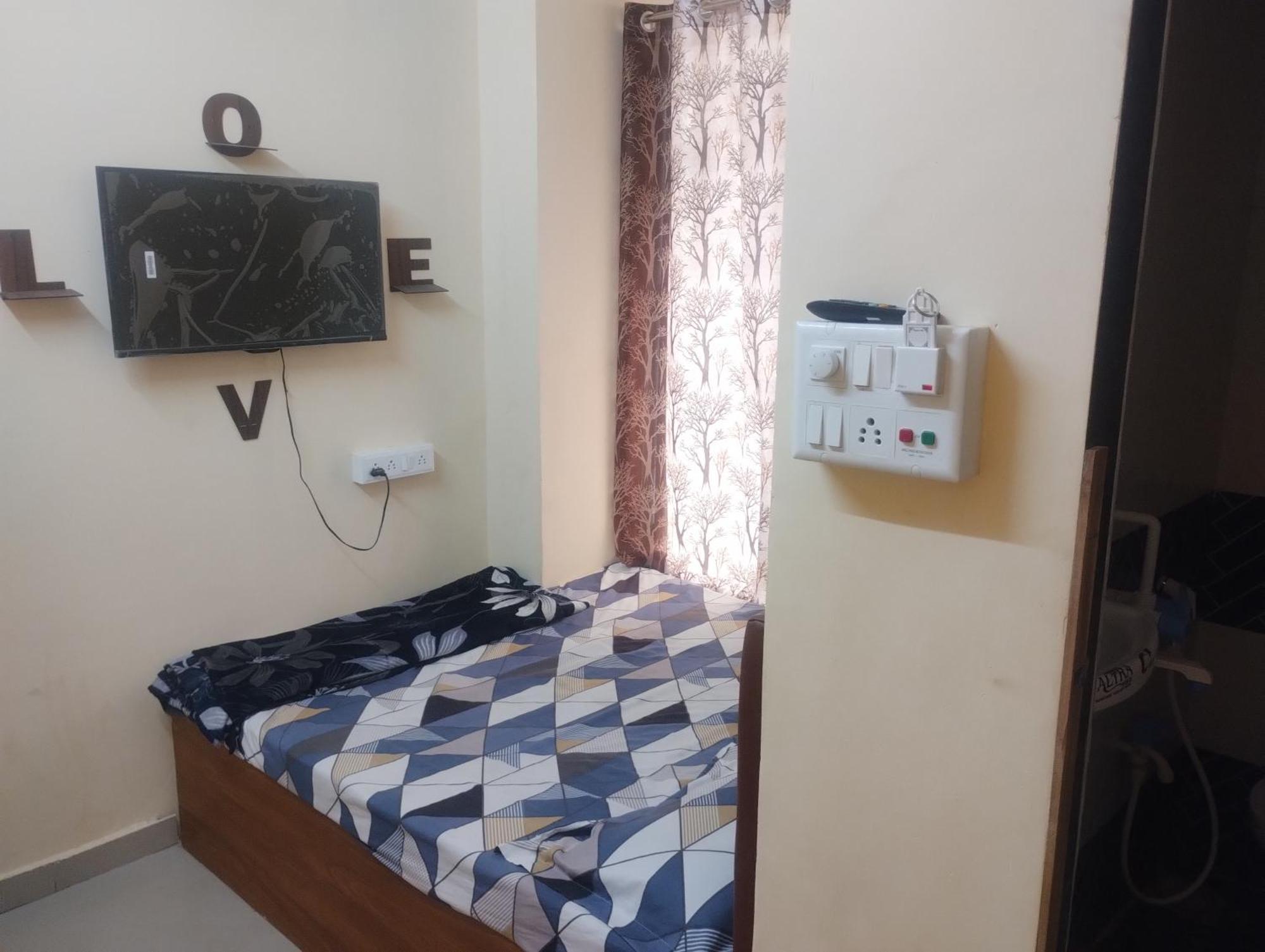 Hotel Metro Althan Surat Luaran gambar
